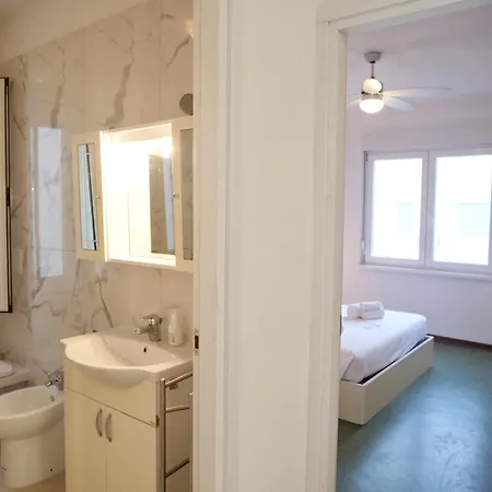 Laguna Gaddi - Trilocale Vista Laguna E Posto Auto *